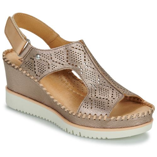 Sandali Pikolinos AGUADULCE W3Z Oro per donna, eleganti e versatili. Realizzati in materiali di alta qualità, questi sandali offrono comfort e stile, perfetti per l'estate. Con il loro design raffinato e la tonalità dorata, si adattano facilmente a qualsiasi outfit. Ideali per occasioni casual o serate speciali. Acquista ora i sandali Pikolinos AGUADULCE W3Z Oro e arricchisci il tuo guardaroba!