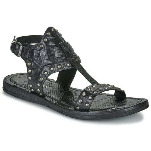 Sandali Donna Regard BEACH V2 BUBBLE NERO in elegante color nero, caratterizzati da un design moderno e confortevole. Perfetti per le fresche giornate estive, questi sandali uniscono stile e praticità, ideali per passeggiate sulla spiaggia o uscite casual. Realizzati con materiali di alta qualità, offrono supporto e comfort per i piedi, rendendoli un must-have per ogni donna. Scopri il tuo nuovo paio di sandali trendy con Regard BEACH V2 BUBBLE NERO!