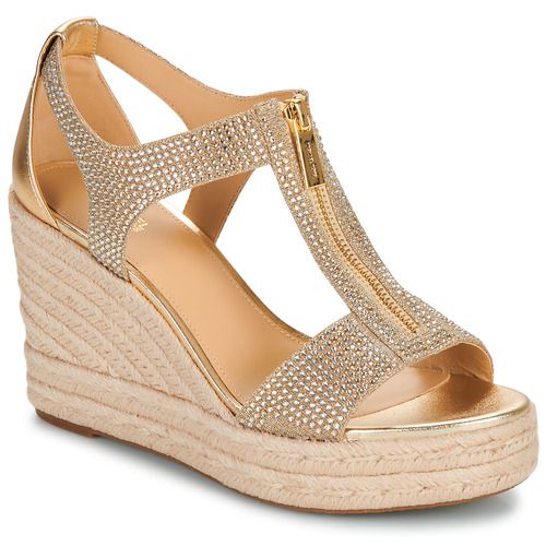 Sandali donna MICHAEL Michael Kors BERKLEY MID WEDGE in oro, eleganti e alla moda, con tacco medio per un comfort ottimale. Perfetti per ogni occasione, dai look estivi casual a quelli più sofisticati. Acquista ora per aggiungere un tocco di classe al tuo guardaroba!
