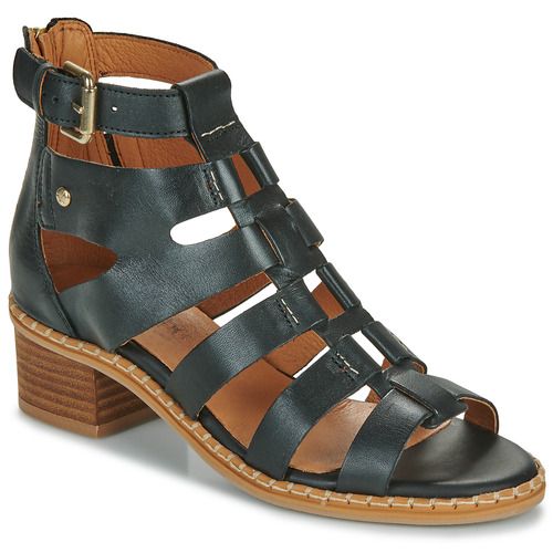 Sandali Pikolinos BLANES W3H Nero da Donna con design elegante e pratico, realizzati in pelle di alta qualità. Ideali per ogni occasione, offrono comfort e stile per l'estate. Acquista ora i tuoi sandali Pikolinos BLANES W3H Nero e valorizza il tuo outfit estivo!