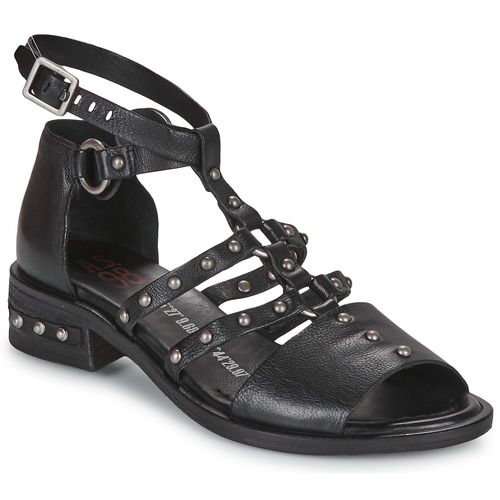 Sandali donna Airstep / A.S.98 GEA CLOU in nero, realizzati in pelle di alta qualità, con design elegante e dettagli unici. Ideali per un look raffinato e alla moda, perfetti per ogni occasione. Acquista ora i sandali GEA CLOU per un comfort e stile senza pari.