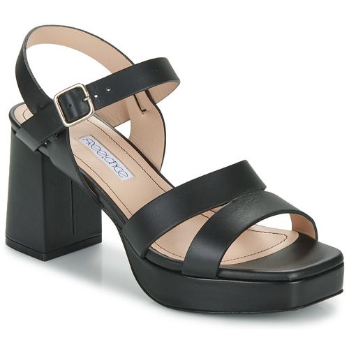 Sandali Donna Freelance JULIETTE 5 DAILY SANDAL in colore Nero, eleganti e versatili, ideali per ogni occasione. Design moderno e confortevole, perfetti per l'estate. Scopri il massimo del comfort e dello stile con questi sandali alla moda.