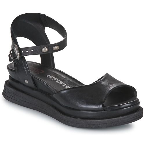 Sandali Airstep / A.S.98 LAGOS 2.0 BRIDE in color Nero, progettati per le donne. Questi eleganti sandali presentano un design moderno e alla moda, perfetti per ogni occasione. Realizzati con materiali di alta qualità, offrono comfort e stile. Ideali per l'estate, i sandali LAGOS 2.0 BRIDE sono un must-have per il tuo guardaroba. Acquista ora per un look chic e sofisticato!