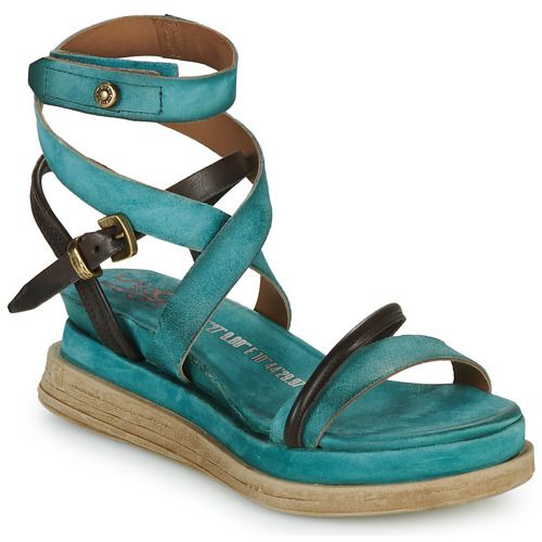 Sandali Airstep / A.S.98 LAGOS 2.0 Blu per Donna, realizzati in pelle di alta qualità, design elegante e confortevole, perfetti per ogni occasione estiva. Ideali per completare il tuo look con stile, questi sandali rappresentano la combinazione perfetta di moda e funzionalità. Acquista ora per un'estate all'insegna della comodità e del design esclusivo.