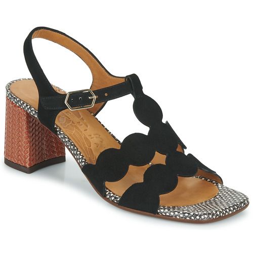 Sandali Chie Mihara LUCALA Nero per donna, eleganti e confortevoli, perfetti per ogni occasione. Realizzati in materiali di alta qualità, questi sandali offrono stile e supporto. Ideali per completare il tuo look estivo con un tocco classico e sofisticato. Acquista ora per un comfort senza pari e un design unico.