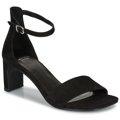 Sandali Donna Vagabond Shoemakers LUISA SUEDE Nero, eleganti e versatili, perfetti per ogni occasione. Realizzati in morbido suede di alta qualità, offrono comfort e stile per l'estate. Ideali da abbinare a outfit casual o chic, questi sandali sono un must-have nel tuo guardaroba.