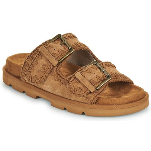 Sandali Donna Marrone MU.SW631000A della marca Mou, eleganti e trendy, perfetti per ogni occasione estiva. Design raffinato e comfort ottimale, ideali per completare il tuo look alla moda. Scopri la qualità e lo stile dei sandali Mou con questo modello versatile.