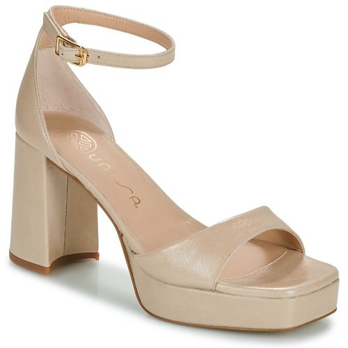 Sandali donna Unisa ORIADE in beige, eleganti e alla moda, perfetti per ogni occasione estiva. Design raffinato con dettagli curati, suola comoda e materiali di alta qualità. Ideali per abbinamenti casual e formali, garantiscono comfort e stile in ogni passo. Acquista ora i tuoi sandali Unisa ORIADE beige per un look chic e versatile.
