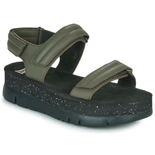 Sandali donna Camper ORUGA UP in color kaki, con design moderno e suola robusta, ideali per un comfort ottimale durante le passeggiate estive. Perfetti per completare ogni outfit casual, questi sandali uniscono stile e praticità, rendendoli un must-have per la stagione.