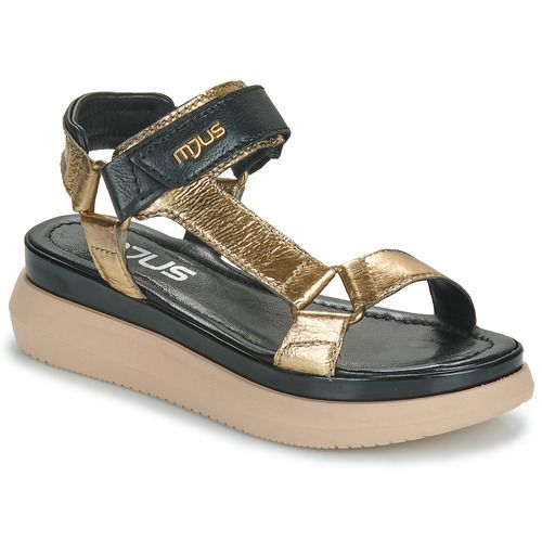 Sandali Mjus PASADINA STRAP Nero per Donna, eleganti e comodi, ideali per ogni occasione. Design moderno con cinturini regolabili per una vestibilità perfetta. Perfetti per l'estate, questi sandali uniscono stile e comfort, rendendoli un must-have nel tuo guardaroba.