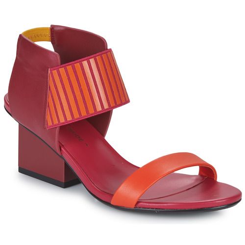 Sandali Donna United Nude RAILA MID in Rosa, eleganti e alla moda, perfetti per la stagione primavera-estate. Design unico con tacchi alti, ideali per occasioni speciali e look casual. Comfort e stile in un'unica calzatura. Acquista ora i tuoi sandali RAILA MID Rosa per valorizzare il tuo guardaroba!