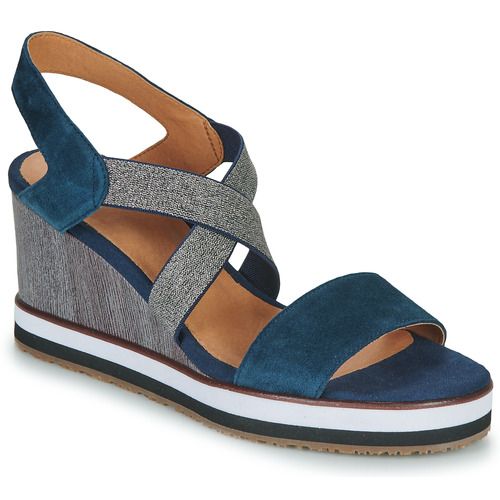 Sandali Donna Mam'Zelle RIXEL Marine: eleganti sandali estivi in blu navy, perfetti per ogni occasione. Design raffinato e alla moda, ideali per completare il tuo look estivo con comfort e stile. Acquista ora per aggiungere un tocco di classe al tuo guardaroba!