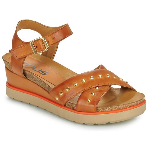 Sandali Mjus TAPPY CLOUS marroni da donna, eleganti e comodi, ideali per ogni occasione estiva. Design trendy con dettagli raffinati, perfetti per completare il tuo look. Acquista ora il tuo paio e scopri il comfort e lo stile dei sandali Mjus.