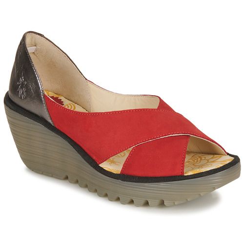 Sandali Fly London YOMA Rosso per donna, realizzati in materiali di alta qualità, con design moderno e alla moda. Ideali per la stagione estiva, questi sandali offrono comfort e stile, perfetti per ogni occasione. Disponibili in rosso brillante, si abbinano facilmente a diversi outfit.