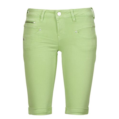 Shorts donna Freeman T.Porter BELIXA in verde, ideali per un look estivo alla moda. Realizzati in tessuto leggero e traspirante, questi shorts offrono comfort e stile. Perfetti da abbinare a t-shirt e sandali, sono un must-have per ogni guardaroba femminile. Acquista ora i tuoi Freeman T.Porter BELIXA per un’estate all'insegna della moda!