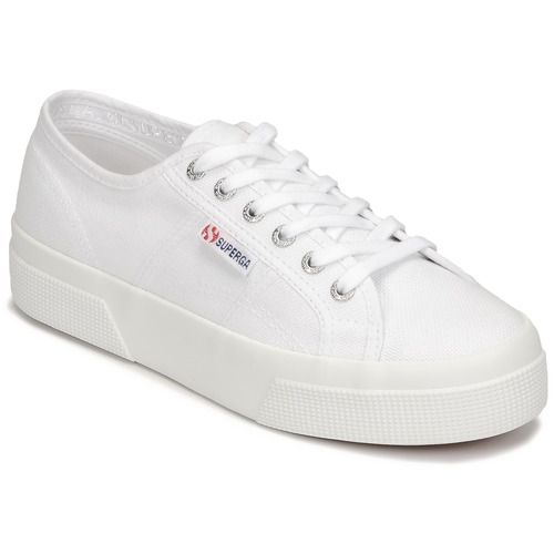 Sneakers basse Donna Superga 2740 COTON PLATFORM in Bianco, perfette per un look casual e alla moda. Queste sneakers in cotone offrono comfort e stile, ideali per ogni occasione. Acquista adesso le tue Superga 2740 COTON PLATFORM e aggiungi un tocco di eleganza al tuo outfit quotidiano.