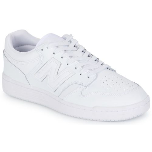 Sneakers basse New Balance 480 Bianco per donna, eleganti e comode, perfette per un look casual e alla moda. Ideali per ogni occasione, con suola in gomma per una migliore aderenza. Acquista ora le tue New Balance 480 Bianco e completa il tuo outfit con stile.