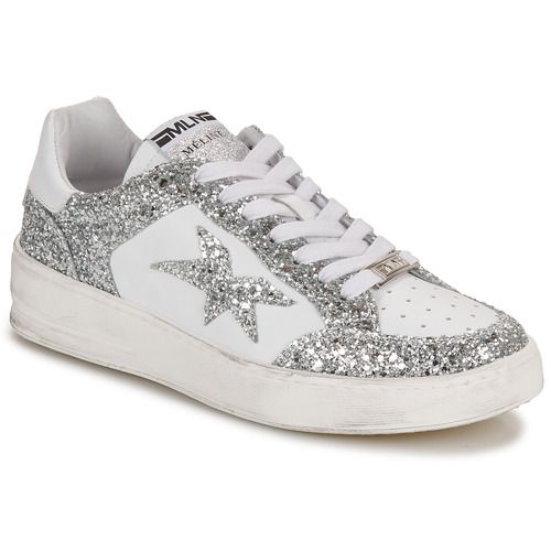Sneakers basse Meline PAD571-P9524 Argento per donna, eleganti e alla moda, ideali per un look casual-chic. Realizzate in materiale di alta qualità, queste sneakers offrono comfort e stile, perfette per ogni occasione. Acquista ora le Meline Argento e completa il tuo outfit con un tocco di classe.
