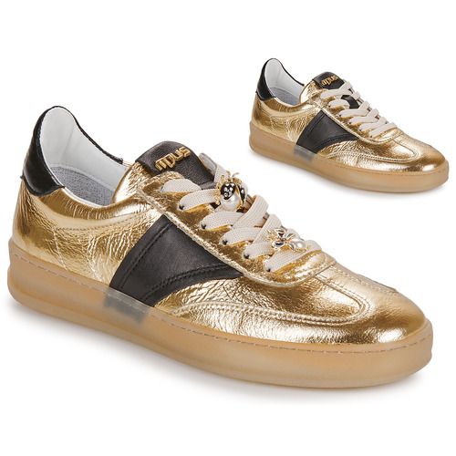 Sneakers basse Donna Mjus GENOVA in oro, eleganti e stilose, ideali per ogni occasione. Design moderno e comfort ottimale per un look alla moda. Perfette per completare i tuoi outfit casual e chic. Acquista ora le Mjus GENOVA per un tocco di lusso nella tua collezione di scarpe.