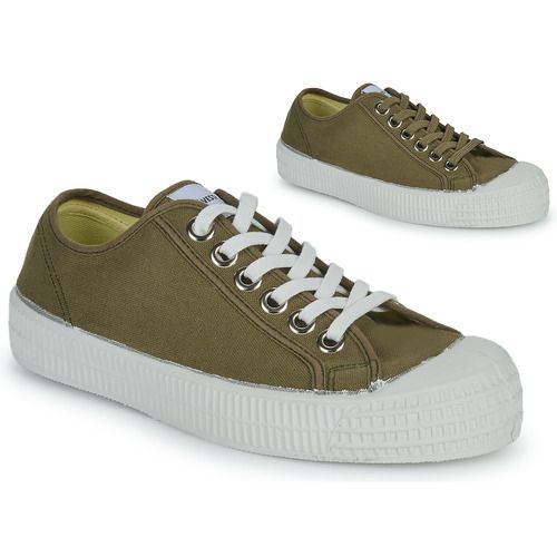 Sneakers basse Novesta STAR MASTER Kaki per Donna, eleganti e alla moda, perfette per ogni occasione. Realizzate in materiali di alta qualità, queste sneakers offrono comfort e stile, ideali per un look casual e trendy. Disponibili in un sofisticato colore kaki, sono un must-have nel guardaroba femminile. Acquista ora le tue Novesta STAR MASTER Kaki e completa il tuo outfit con un tocco di classe.
