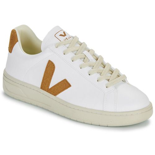 Sneakers basse Veja URCA Bianco per donna, eleganti e versatili, perfette per uno stile casual e alla moda. Design contemporaneo con materiali sostenibili, ideali per ogni occasione. Scarpe comode e alla moda, perfette per il tuo guardaroba primaverile ed estivo. Acquista ora le sneakers Veja URCA Bianco e aggiungi un tocco di stile al tuo look!