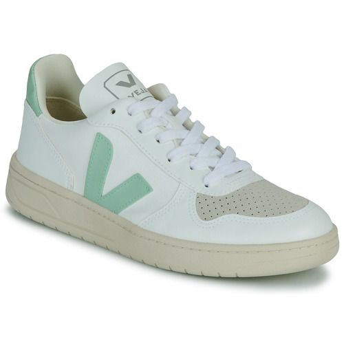 Sneakers basse Veja V-10 Bianco Donna, perfette per uno stile casual e moderno. Realizzate con materiali sostenibili, queste scarpe offrono comfort e sostegno, rendendole ideali per ogni occasione. Acquista ora le sneakers per un look trendy e ecologico.