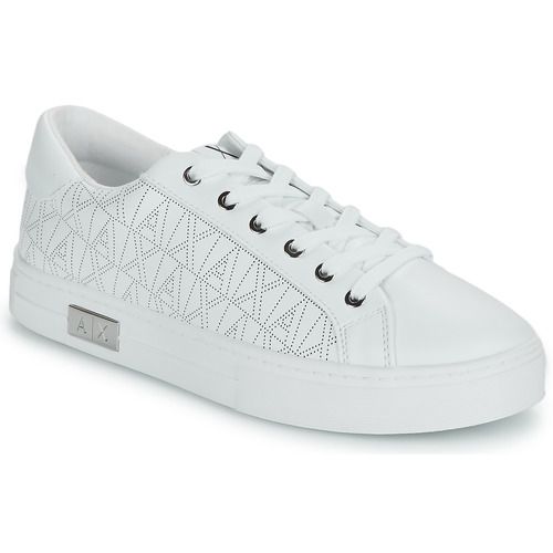 Sneakers basse Donna Armani Exchange XDX142 in bianco, design elegante e alla moda, ideali per un look casual e trendy. Perfette per ogni occasione, queste sneakers offrono comfort e stile. Acquista ora le migliori sneakers primavera-estate!