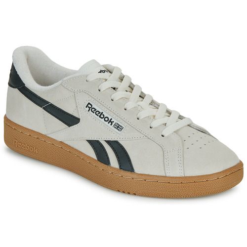 Sneakers uomo Reebok Classic CLUB C GROUNDS UK in bianco, perfette per un look casual e sporty. Design iconico e comfort imbattibile per ogni occasione. Acquista ora le Reebok Classic e aggiungi uno stile timeless al tuo guardaroba.