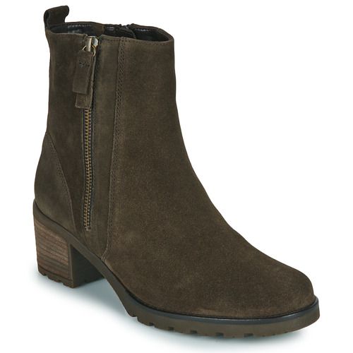 Stivaletti Donna Gabor 3280243 Marrone, eleganti e comfortevoli, realizzati in pelle, ideali per look casual e formali. Perfetti per ogni stagione, offrono un design alla moda con tacco stabile e suola antiscivolo, garantendo stile e praticità. Acquista ora i tuoi stivaletti Gabor per un tocco di classe nel tuo guardaroba.