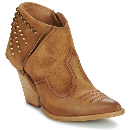 Stivaletti Airstep / A.S.98 BELIEVE LOW Marrone per Donna, eleganti e versatili, ideali per ogni occasione. Design contemporaneo con una finitura pregiata in pelle, combinano comfort e stile. Perfetti per outfit casual o più raffinati, questi stivaletti rappresentano un must-have per la stagione. Acquistali ora per aggiungere un tocco di classe al tuo guardaroba!