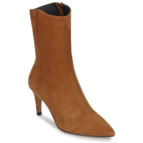 Stivaletti Donna JB Martin EMMY Marrone in pelle, con design elegante e dettagli raffinati, ideali per ogni outfit autunnale e invernale. Perfetti per occasioni casual e formali, questi stivaletti offrono comfort e stile. Aggiungi un tocco di classe al tuo guardaroba con i JB Martin EMMY Marrone.