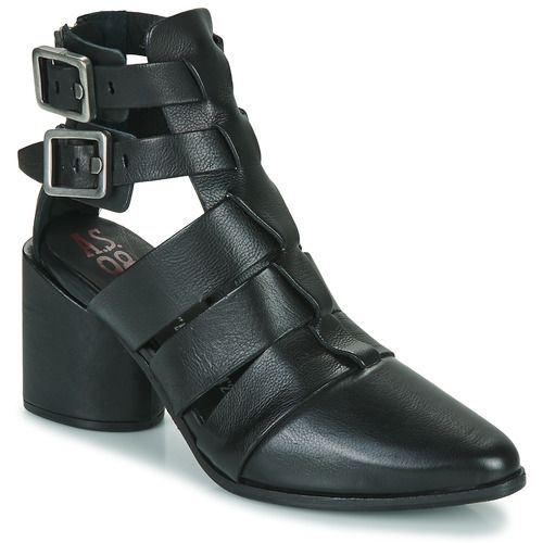 Stivaletti Airstep / A.S.98 ENIA Nero per donna, eleganti e di tendenza, con design moderno e materiali di alta qualità. Ideali per ogni occasione, questi stivaletti neri offrono comfort e stile, perfetti da abbinare a qualsiasi outfit. Acquista ora per aggiungere un tocco di classe al tuo guardaroba!