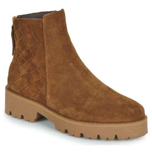 Stivaletti JB Martin FLASH Marrone da donna, eleganti e versatili, realizzati in pelle di alta qualità. Perfetti per ogni occasione, questi stivaletti offrono comfort e stile. Ideali da abbinare a look casual o chic, sono un must-have per il tuo guardaroba. Scopri la bellezza e il design trendy di questi stivaletti!