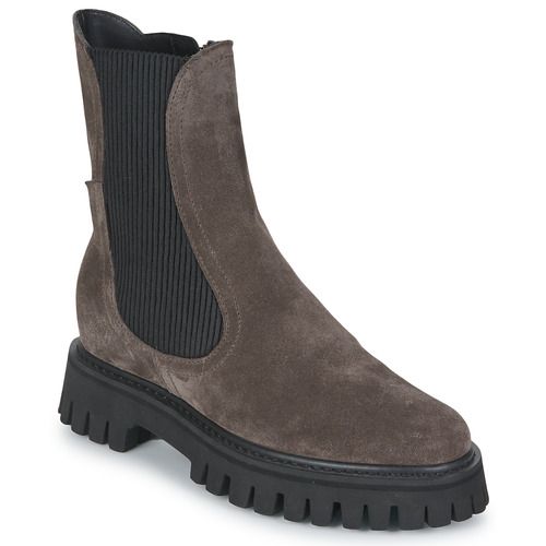 Stivaletti Donna Freelance GEORGIA Grigio, eleganti e versatili, perfetti per ogni stagione. Realizzati in materiali di alta qualità, offrono comfort e stile. Ideali per un look casual o sofisticato, questi stivaletti sono l'accessorio perfetto per ogni occasione.