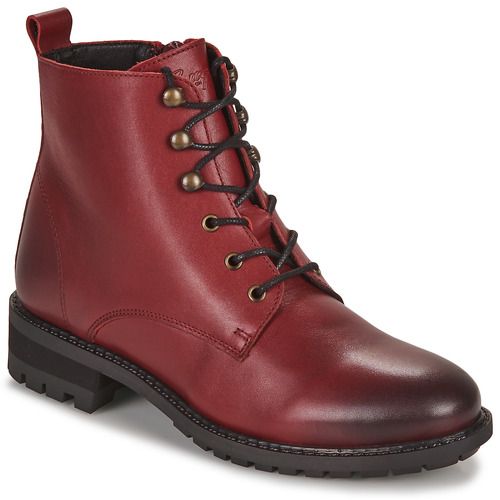 Stivaletti donna Betty London HILDIE in colore Bordeaux, in pelle scamosciata, con tacco medio e design elegante. Ideali per completare outfit casual o chic, perfetti per l'autunno/inverno. Comodi e alla moda, questi stivaletti sono un must-have per ogni guardaroba. Acquista ora per un look sofisticato!