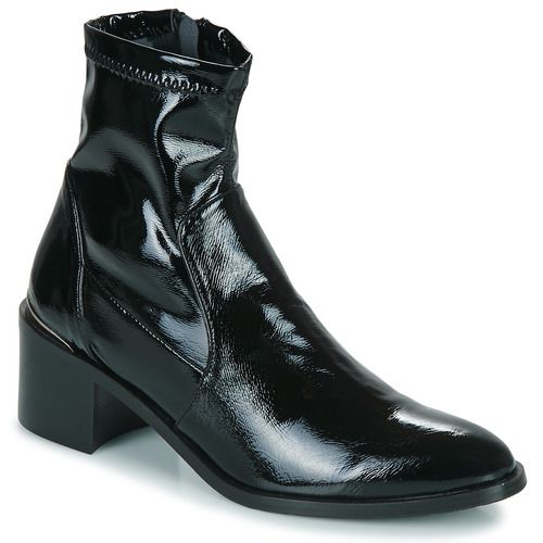 Stivaletti Donna JB Martin LOUVRE in Nero, eleganti e alla moda, ideali per completare ogni outfit. Con un design raffinato e dettagli curati, questi stivaletti offrono comfort e stile per ogni occasione. Perfetti per le stagioni più fredde, sono un must-have nel guardaroba femminile. Acquista ora e valorizza il tuo look con i LOUVRE di JB Martin.