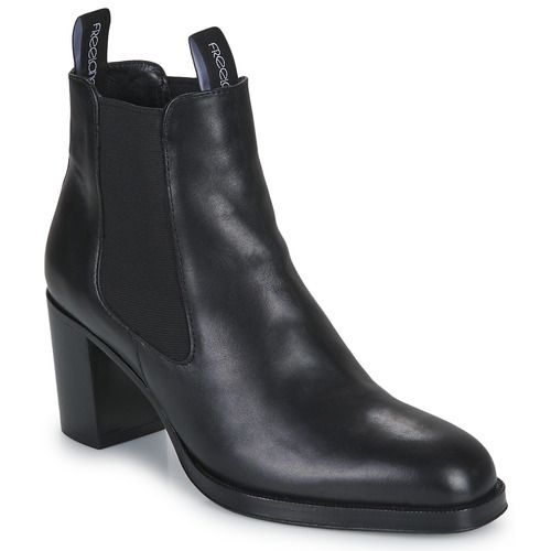 Stivaletti donna Freelance MONA in nero, con design elegante e contemporaneo. Perfetti per ogni occasione, questi stivaletti offrono comfort e stile, ideali per completare il tuo outfit autunnale e invernale. Acquista ora e aggiungi un tocco chic al tuo guardaroba!