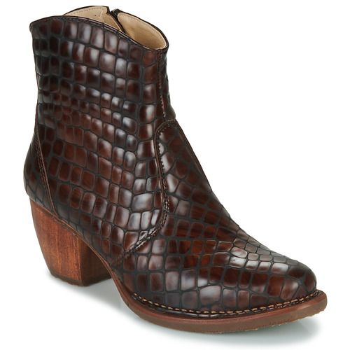 Stivaletti Donna Neosens MUNSON Marrone in pelle, eleganti e confortevoli, ideali per il tuo look autunnale. Scarpe versatile per ogni occasione, perfette per abbinamenti casual e chic. Compra ora i tuoi stivaletti MUNSON Marrone e scopri il comfort e lo stile unico di Neosens.