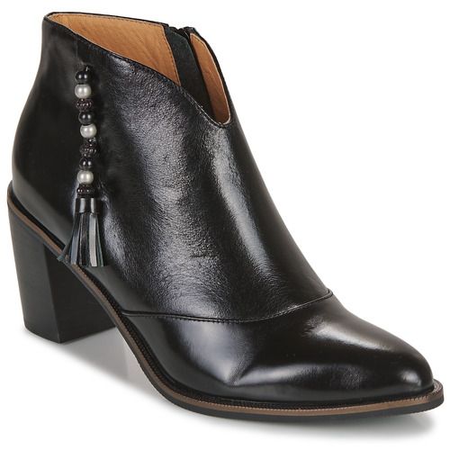 Stivaletti Donna Mam'Zelle NATAX Nero dal design elegante e moderno, realizzati in pelle di alta qualità. Perfetti per l'autunno e l'inverno, questi stivaletti offrono comfort e stile. Ideali per completare ogni outfit, con dettaglio di zip laterale per una vestibilità facile. Acquista ora i tuoi stivaletti Mam'Zelle NATAX Nero per un look chic e sofisticato.