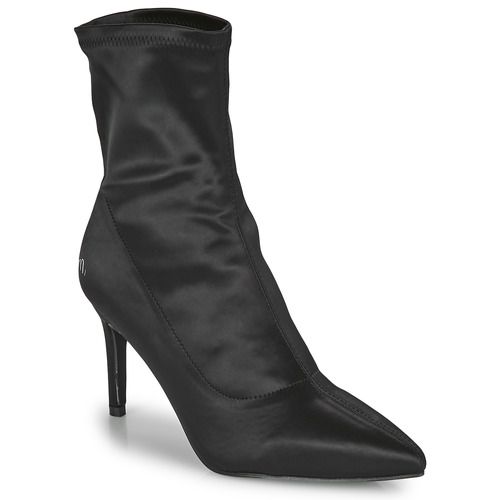 Stivaletti Donna Moony Mood NEW03 in Nero, eleganti e trendy, realizzati in materiale di alta qualità. Perfetti per ogni occasione, offrono comfort e stile. Ideali per completare il tuo outfit con un tocco di classe. Acquista ora i tuoi stivaletti Moony Mood NEW03!
