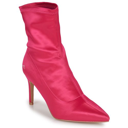 Stivaletti Donna Moony Mood NEW03 Rosa, eleganti e alla moda, in pelle vegan con tacco comodo, perfetti per ogni occasione. Scarpe ideali per completare il tuo look con stile. Disponibili in rosa, aggiungi un tocco di femminilità al tuo guardaroba.