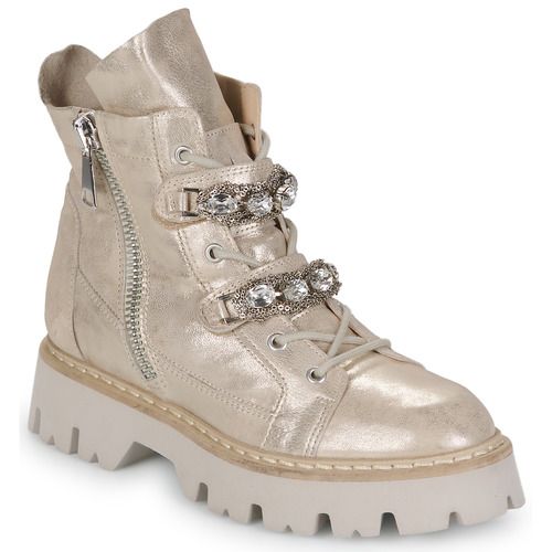 Stivaletti donna Fru.it PARK IVORY Oro, eleganti e alla moda, con dettaglio dorato. Perfetti per ogni occasione, questi stivaletti in pelle offrono comfort e stile, ideali per completare outfit chic e casual. Acquista ora i tuoi stivaletti donna Fru.it PARK IVORY Oro per un look irresistibile.