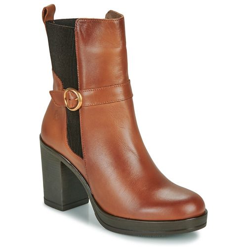 "Stivaletti Donna YOKONO PILSEN Marrone in pelle, eleganti e confortevoli, ideali per ogni occasione. Design moderno e versatilità per completare il tuo outfit. Perfetti per la stagione autunnale e invernale."