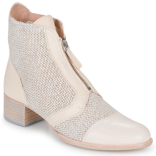 Stivaletti Donna Muratti RIBARROUY Beige, eleganti e trendy, ideale per ogni occasione. Realizzati in materiali di alta qualità, questi stivaletti offrono comfort e stile. Perfetti per completare il tuo look, disponibili ora per l'acquisto online.
