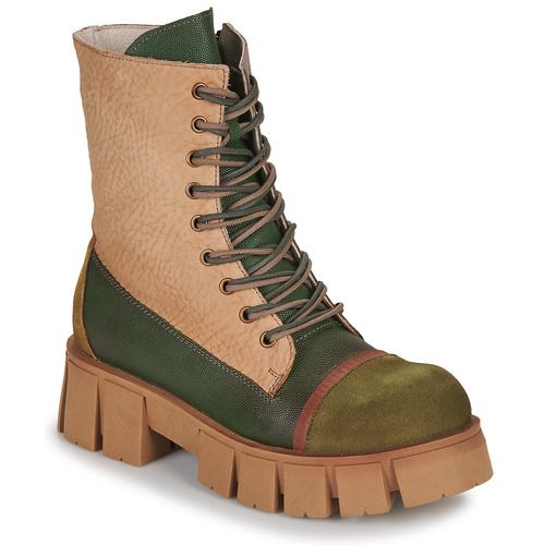 Stivaletti Donna Papucei ROLLY Verde, eleganti e versatili, ideali per ogni occasione. Design moderno con una splendida tonalità verde, perfetti per abbinamenti di stile. Ottima scelta per chi cerca qualità e comfort nella calzatura femminile.