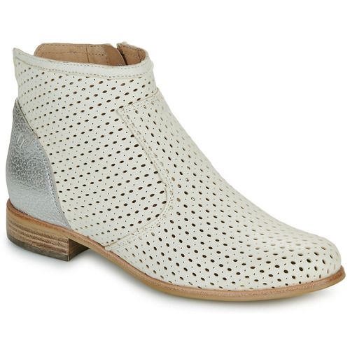 Stivaletti Donna Muratti S1174P Bianco, eleganti e versatile, realizzati in pelle di alta qualità, ideali per ogni occasione. Design contemporaneo con suola antiscivolo, perfetti per il tuo stile. Disponibili in diverse taglie per un comfort ottimale. Acquista ora e aggiungi un tocco di classe al tuo guardaroba!