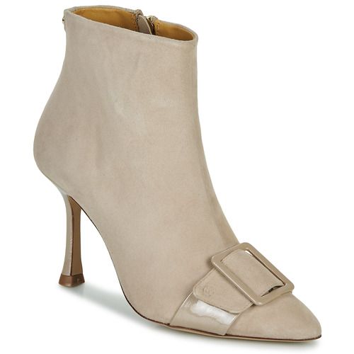 Stivaletti Donna Fericelli TREMYA in beige, eleganti e versatili, ideali per outfit casual e formali. Realizzati con materiali di alta qualità, garantiscono comfort e stile. Perfetti per completare la tua collezione di scarpe femminili.