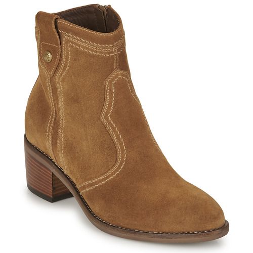 Stivaletti Donna Marrone NeroGiardini VARNA, eleganti e comodi, perfetti per ogni occasione. Fashion e versatili, ideali per l'inverno. Acquista i tuoi stivaletti NeroGiardini VARNA Marrone e completa il tuo look con stile.
