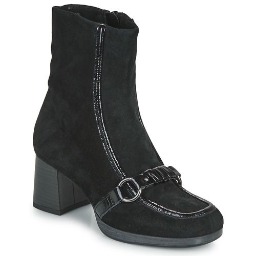 Stivaletti Donna Mjus VERBA in elegante colore Nero, realizzati con materiali di alta qualità per un comfort duraturo. Design alla moda e versatili, questi stivaletti si adattano perfettamente a ogni outfit, rendendoli ideali per ogni occasione. Acquista ora i tuoi stivaletti Mjus VERBA Nero per un look trendy e sofisticato!