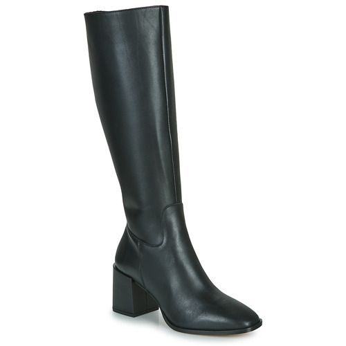 Stivale donna Fericelli ARMERIE in nero, elegante e versatile, realizzato in morbida pelle per un comfort ottimale. Perfetto per ogni occasione, ideale da abbinare a jeans o abiti. Scopri la qualità e lo stile unici dei stivali Fericelli ARMERIE per un look alla moda.